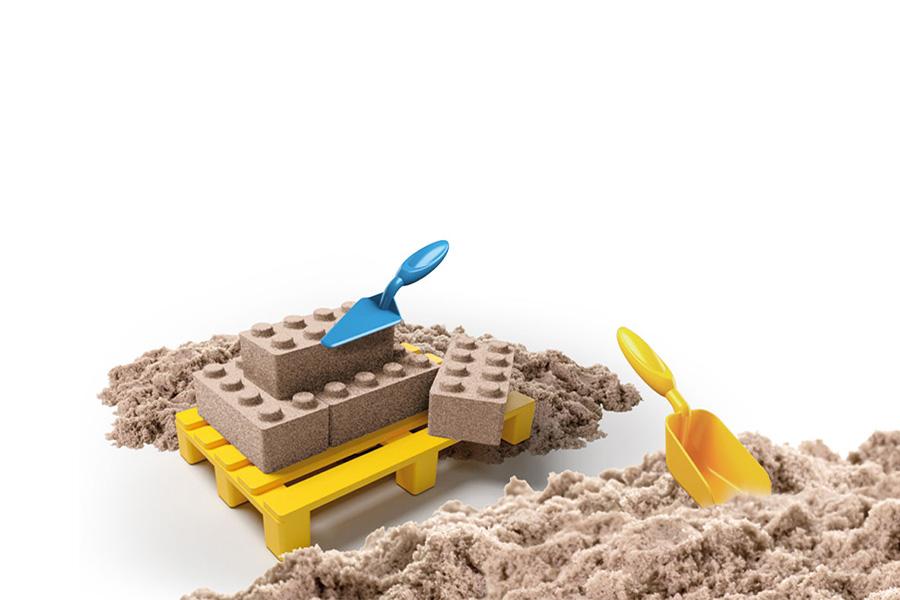 speelset met blokjes zand en ander gereedschap voor kinderen
