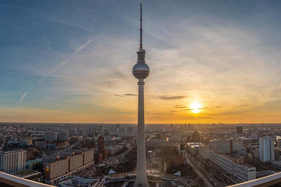 toren berlijn zonsondergang