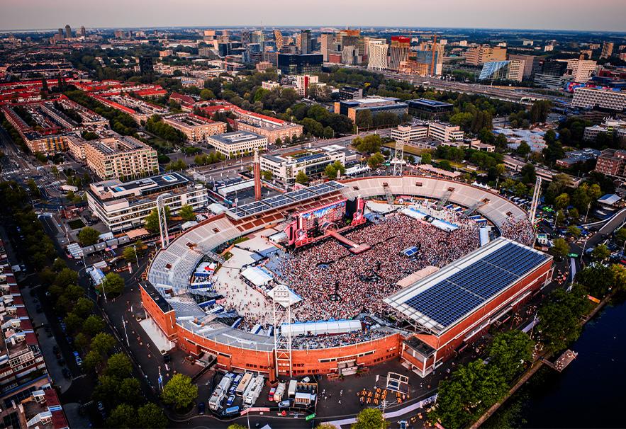 Olympisch Stadion vol met publiek bovenaanzicht