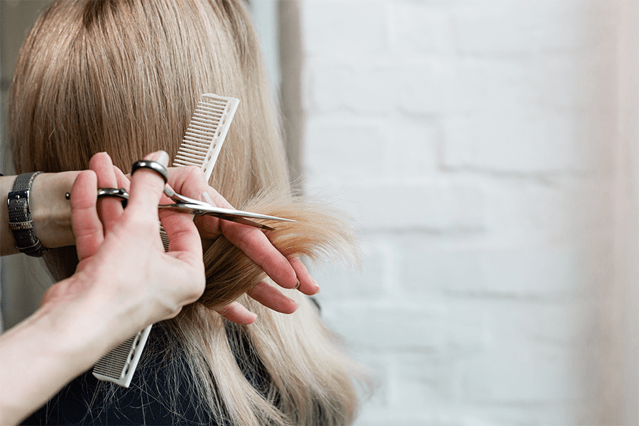Kappersbehandeling bij Yagmur Avci Hair & Beauty in Krommenie